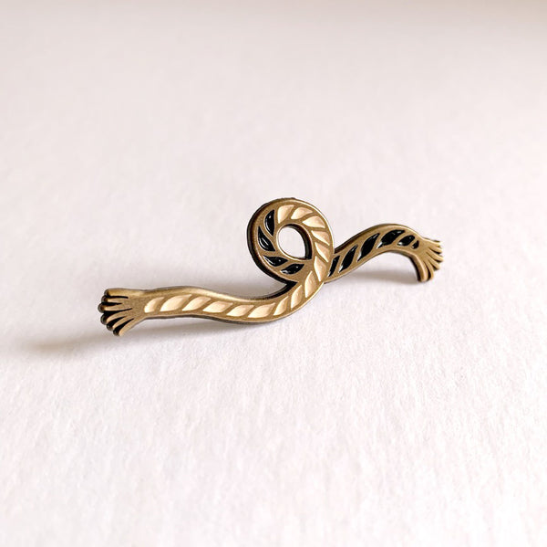 Pin de esmalte suave de cuerda