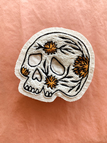 SkullWhite1_large.jpg?v=1685727868