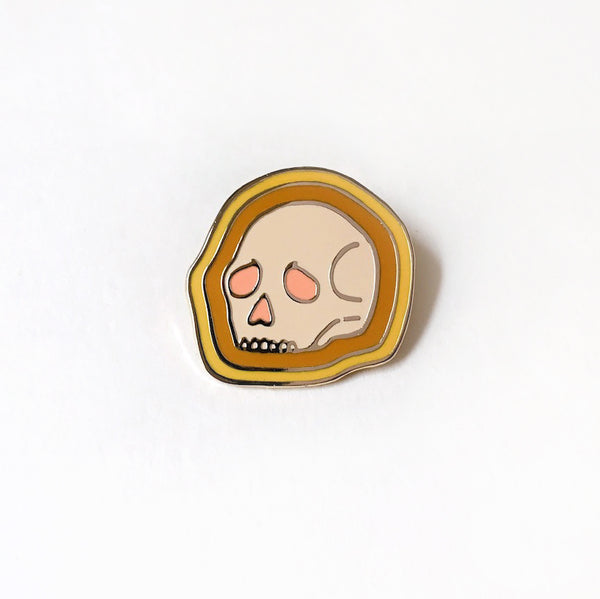 Golden Aura ~ Deserted Skull Enamel Pin